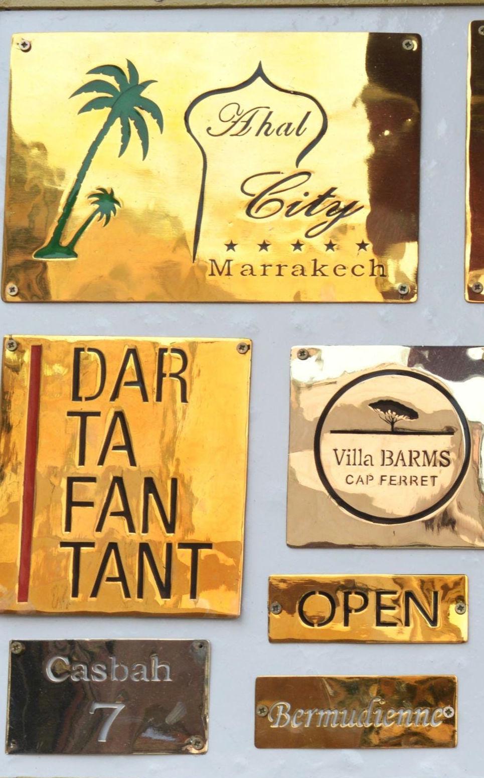 plaque de maison personnalisé en laiton, plaque décorative fait main sur mesure, plaque de boite a lettre