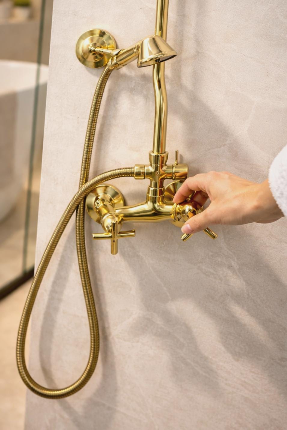 Ensemble robinet Douche en laiton  non verni avec pomme de douche en cuivre.Système de douche en laiton non laqué, système de douche
