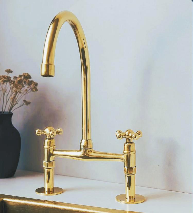 Robinet de cuisine en laiton non laqué,Robinet à poignées croisées et bec courbé avec pulvérisateur,Quincaillerie de cuisine vintage de luxe