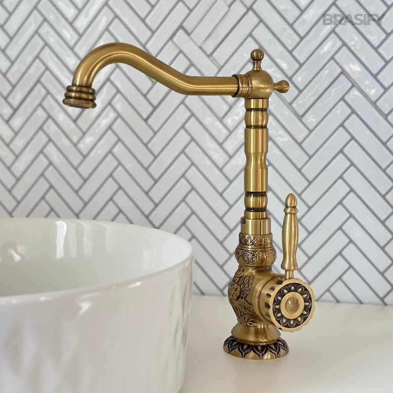 Robinet de Lavabo Antique en Laiton Massif – Design Vintage Élégant-gravé en cuivre -robinet d'évier de cuisine