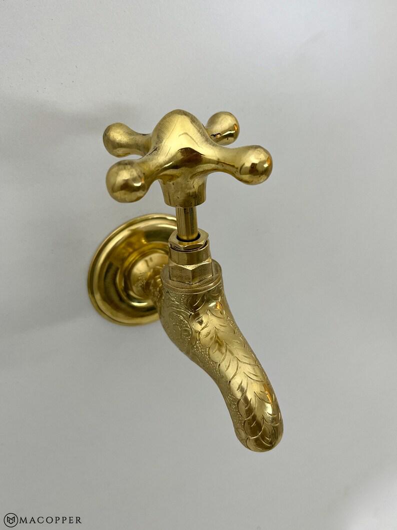 Robinet d'eau vintage en laiton non laqué | Robinet de jardin en laiton massif,  | Robinet extérieur mural marocain fait main