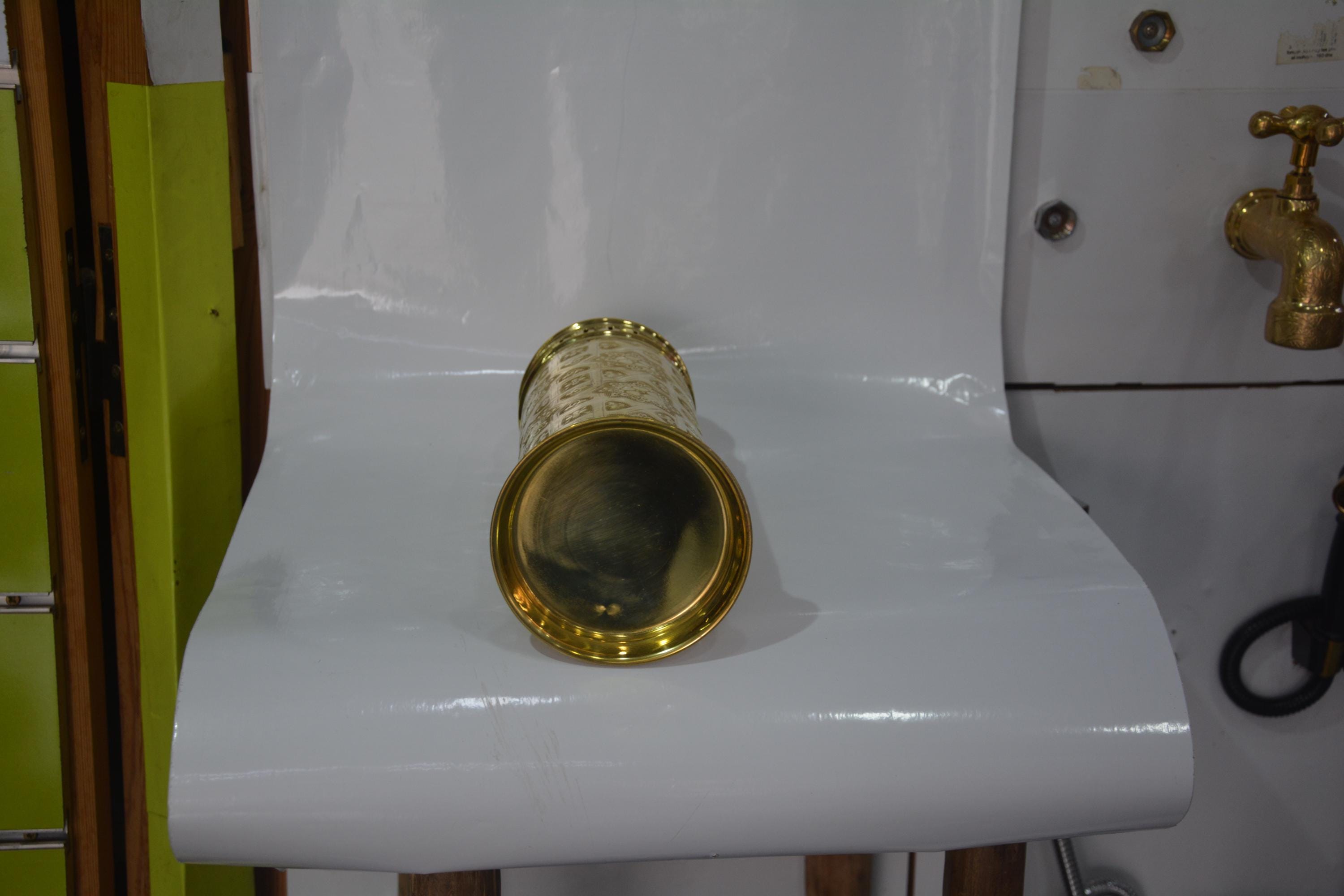 Brosse de toilette en laiton gravée à la main, brosse de toilette en cuivre fabriquée artisanalement au Maroc