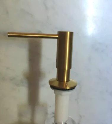 Pompe à savon de cuisine en laiton verni – Distributeur de savon haut de gamme – Accessoire d’évier élégant et durable