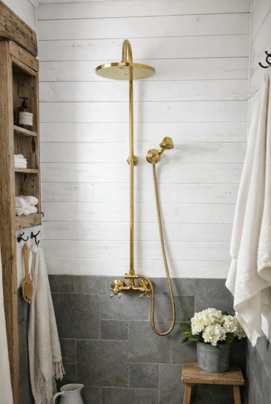 Ensemble robinet Douche en laiton  non verni avec pomme de douche en cuivre.Système de douche en laiton non laqué, système de douche
