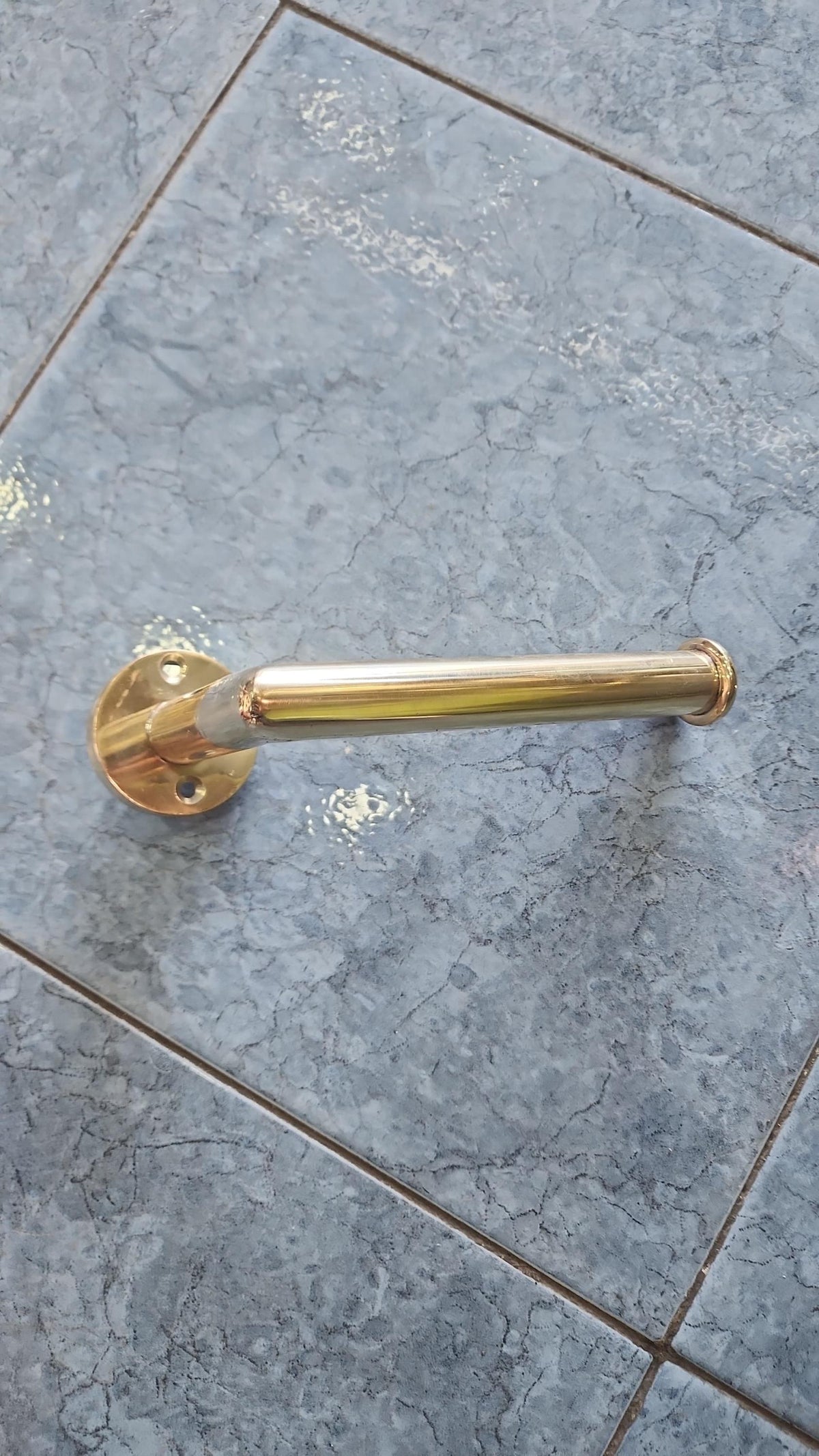 Unlacquered brass toilet paper holder,Luxury brass toilet paper roll holder for modern bathroom decor