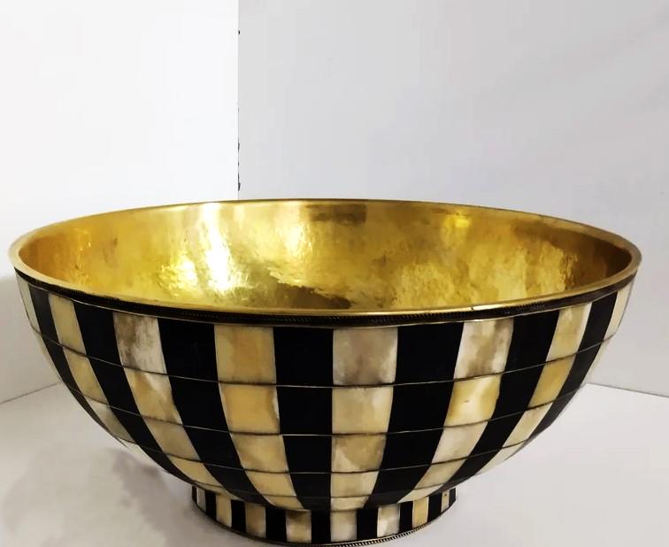 vasque marocaine  artisanal en cuivre et laiton | Extérieur à carreaux noirs et blancs | Lavabo en métal martelé | evier pour salle de bain