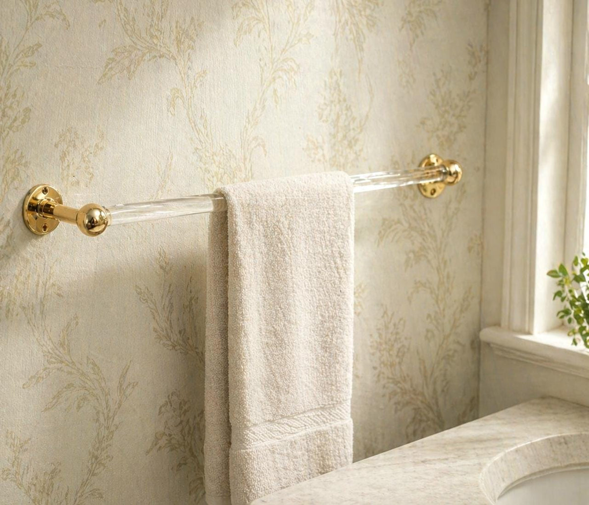 Porte-serviettes en acrylique lucite-Porte Serviette Mural Lucite et  Laiton – Accessoire Salle de Bain luxe